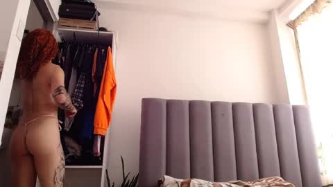 sara_johnson__ online show from March 30, 5:14 pm