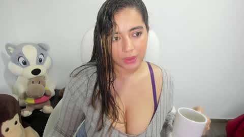 sarah  LIZCANO....... online show from December 28, 10:58 am