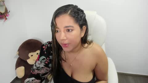 sarah  LIZCANO....... online show from January 4, 10:49 am