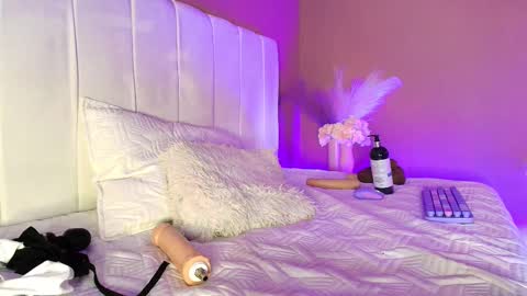 Snapshot of sara_lopee1 chatting on March 9, 1:37 pm sara_lopee1 online show from March 9, 1:37 pm