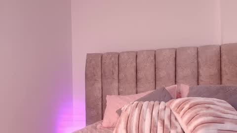 Snapshot of sara_lopee1 chatting on November 6, 11:55 am sara_lopee1 online show from November 6, 11:55 am