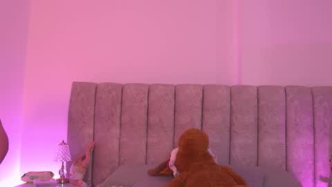 Snapshot of sara_lopee1 chatting on December 17, 12:00 pm sara_lopee1 online show from December 17, 12:00 pm