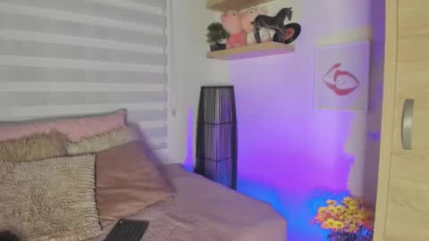   online show from November 21, 12:15 pm