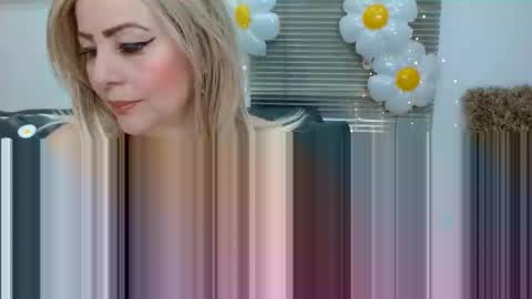 Snapshot of sara_naughtyw chatting on January 6, 6:20 pm katiasupreme online show from January 6, 6:20 pm