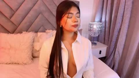 sara_owens7 online show from April 16, 1:39 am