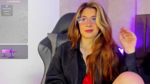 sara_roades online show from October 20, 9:15 pm