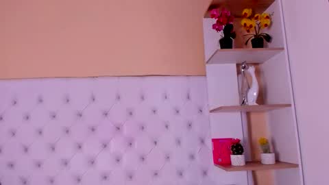 sara_salgado online show from September 30, 11:15 am