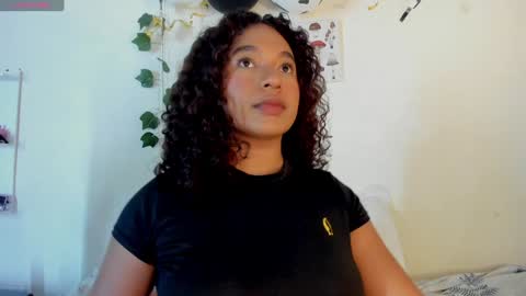 sara sofia online show from December 10, 1:11 am