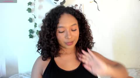 sara sofia online show from December 15, 5:56 am