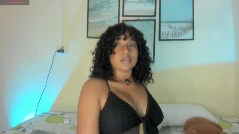 sara sofia online show from December 18, 8:15 pm