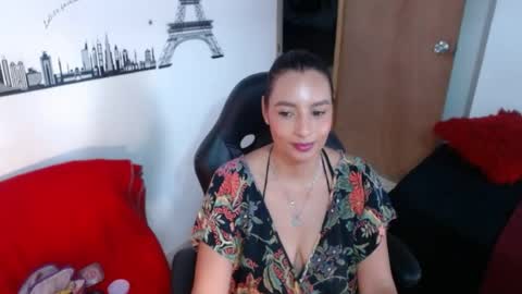 Snapshot of sara_thompson01 chatting on June 19, 6:12 pm SARA online show from June 19, 6:12 pm