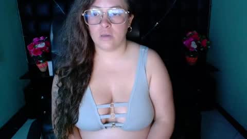 Snapshot of sara_thonson_ chatting on December 27, 3:53 am sara_thonson_ online show from December 27, 3:53 am