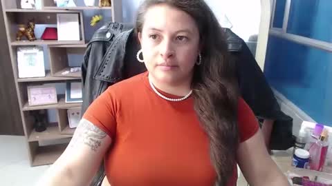 Snapshot of sara_thonson_ chatting on February 19, 6:00 am sara_thonson_ online show from February 19, 6:00 am