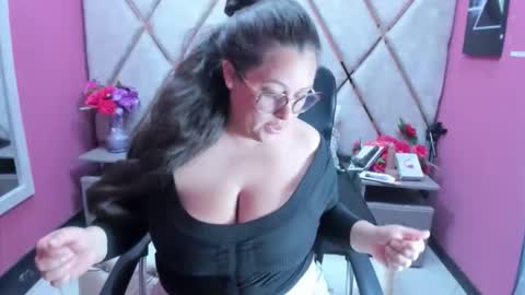 sara_thonson_ online show from March 14, 4:40 am