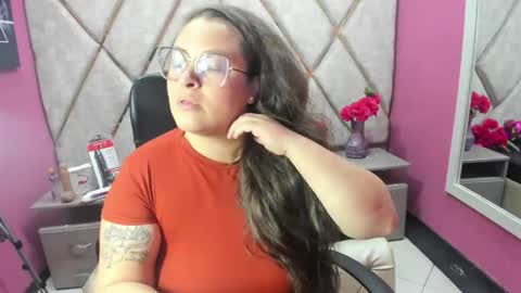 sara_thonson_ online show from April 9, 4:01 am