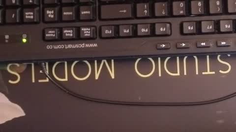 sara_valderrama_ online show from July 7, 11:58 am