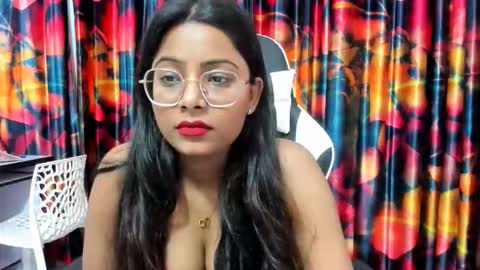 Snapshot of saraa_jayy chatting on October 17, 10:51 am saraa_jayy online show from October 17, 10:51 am
