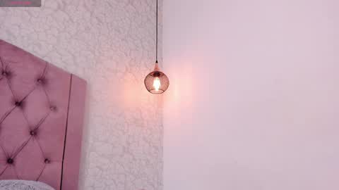 Sara  online show from April 7, 5:57 pm