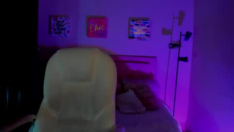 Sarah Ramirez online show from March 11, 11:33 am