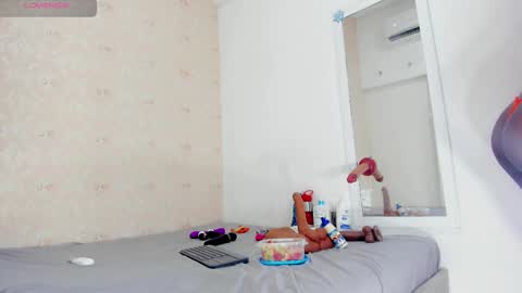 saraacollinss online show from February 19, 9:03 pm