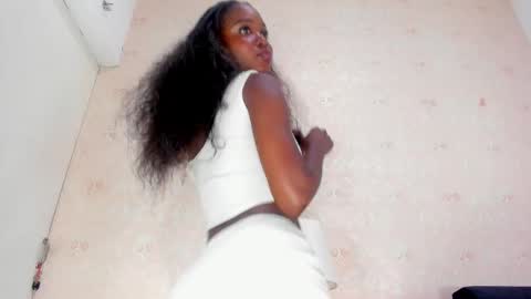 saraacollinss online show from September 29, 8:13 pm