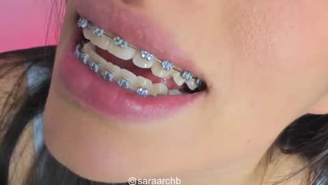 Sara online show from October 28, 7:05 pm