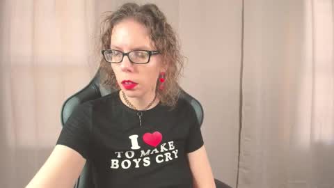 Sara Desire online show from October 2, 12:45 pm