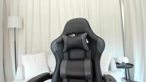 Sara Desire online show from April 16, 7:03 pm