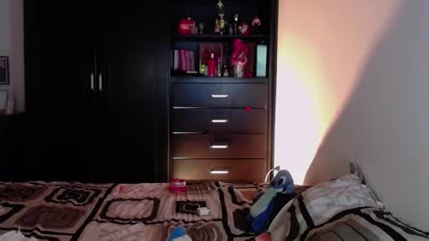 Snapshot of saradiazxxx chatting on February 17, 8:00 am saradiazxxx online show from February 17, 8:00 am