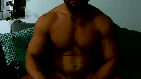 Snapshot of saradoflexx chatting on February 24, 10:25 pm Briccio online show from February 24, 10:25 pm