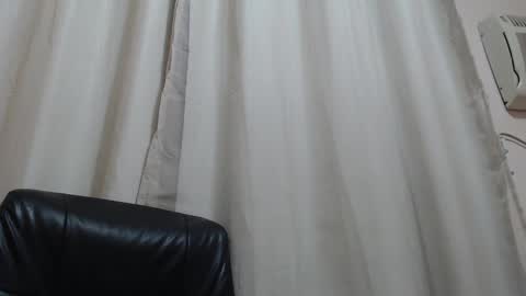 Snapshot of saradorj92 chatting on October 4, 8:34 am saradorj92 online show from October 4, 8:34 am