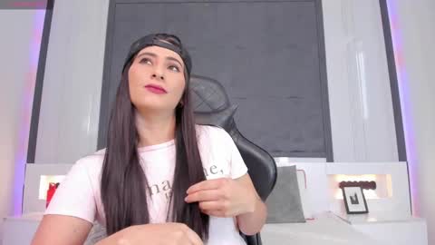  Sara Gomez  online show from February 19, 6:32 pm