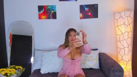Snapshot of sarah__cinnamon chatting on September 21, 3:46 pm sarah  cinnamon online show from September 21, 3:46 pm