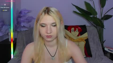 Snapshot of sarah_amoure_kiss chatting on March 31, 3:08 am Sarah online show from March 31, 3:08 am