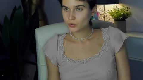 Snapshot of sarah_desire01 chatting on October 9, 3:32 pm Sarah online show from October 9, 3:32 pm