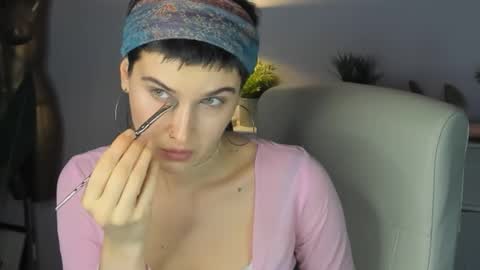 Snapshot of sarah_desire01 chatting on October 21, 1:45 pm Sarah online show from October 21, 1:45 pm