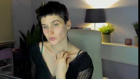Snapshot of sarah_desire01 chatting on October 28, 3:58 pm Sarah online show from October 28, 3:58 pm