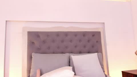       online show from December 18, 10:46 pm