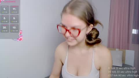 Sarah online show from April 15, 5:42 pm