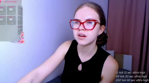 Snapshot of sarah_hs chatting on May 30, 4:26 pm Sarah online show from May 30, 4:26 pm
