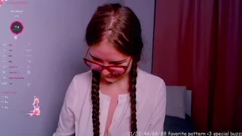 Snapshot of sarah_hs chatting on June 14, 5:26 pm Sarah online show from June 14, 5:26 pm