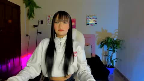 Sarah Ramirez online show from February 17, 11:34 am