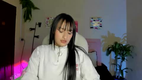 Sarah Ramirez online show from February 17, 5:43 pm