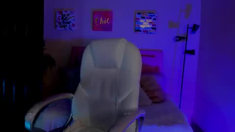 Sarah Ramirez online show from March 11, 11:44 am