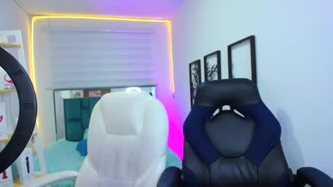 Sarah Ramirez online show from September 19, 12:02 am