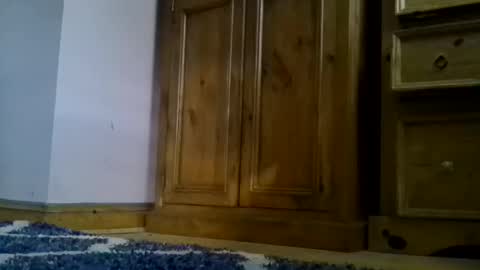 Sarahs room online show from November 18, 1:04 pm