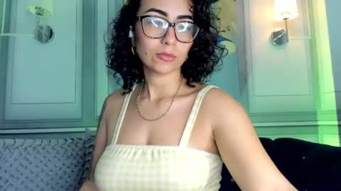 Snapshot of sarah_sluty chatting on June 20, 10:29 am Sarah online show from June 20, 10:29 am