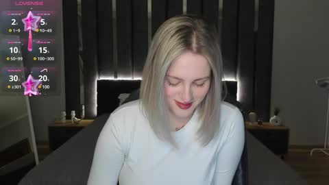 Sarah online show from February 4, 1:13 am