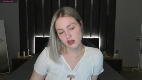 Sarah online show from February 5, 12:53 am