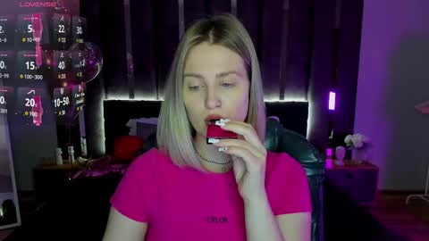 Sarah online show from March 2, 1:04 am